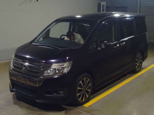 12801 HONDA STEP WAGON RK5 2013 г. (TAA Yokohama)